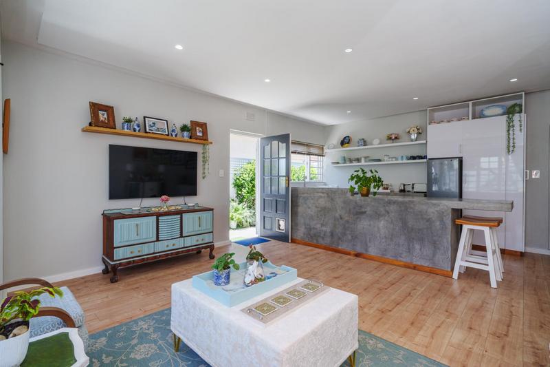 2 Bedroom Property for Sale in Harfield Village Western Cape